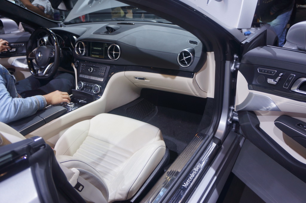 Lush Cream Interior of Benz SL 500