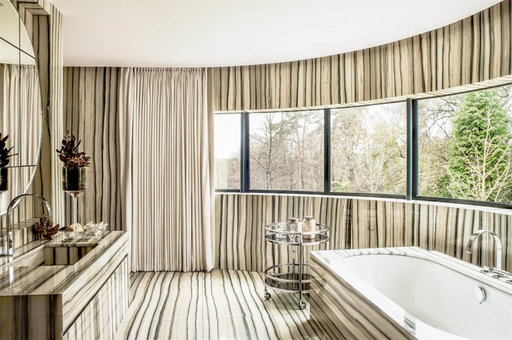 Wentworth Estate, Bathroom