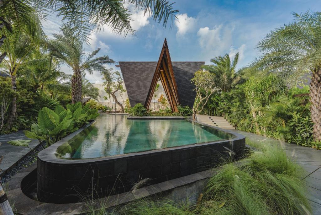 NUJU Uluwatu